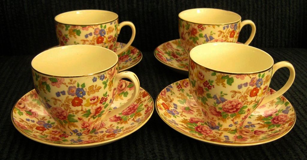 Vintage English Roses Chintz Porcelain Cups and Saucers- 4 sets! Vintage English Roses Chintz Porcelain Cups and Saucers- 4 sets!