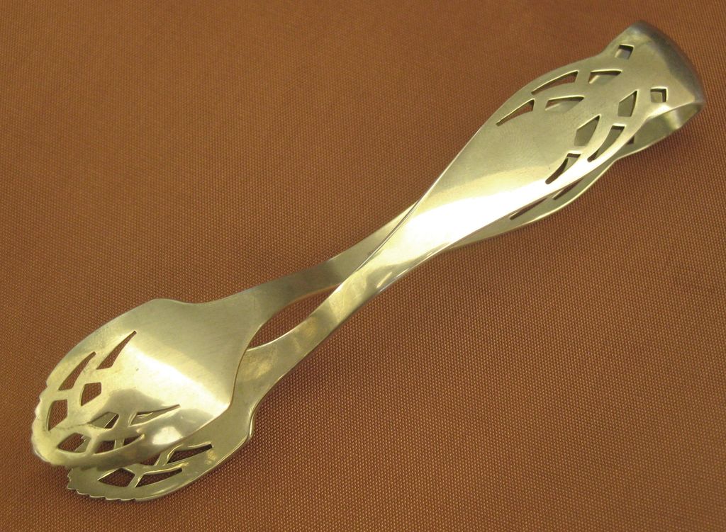 Beautiful Substantial Vintage International Sterling Silver Open Work Ice Tongs Beautiful Substantial Vintage International Sterling Silver Open Work Ice Tongs