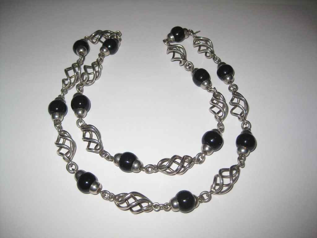 Stunning Sterling and Onyx Chunky 28" Necklace - 86 Grams!! Stunning Sterling and Onyx Chunky 28" Necklace - 86 Grams!!