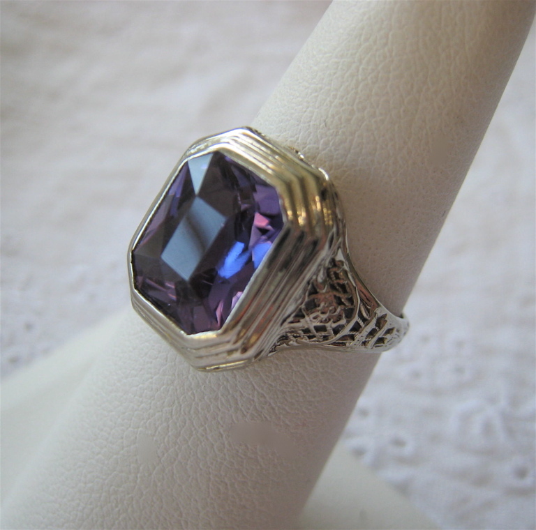 14K White Gold Color Change Purple Sapphire Ring Signed c. 1915-1931