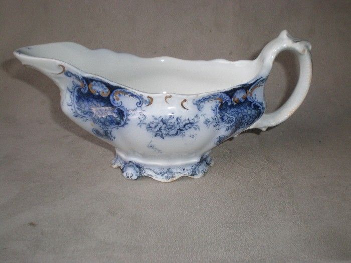 Gorgeous J&G Meakin Flow Blue Gravy Boat Gorgeous J&G Meakin Flow Blue Gravy Boat