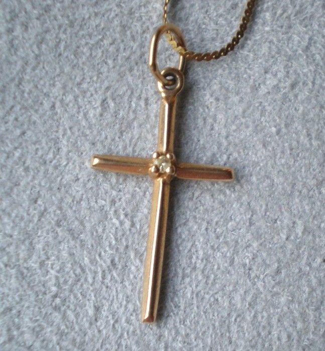 Fabulous 14k Gold Cross Pendant Necklace Fabulous 14k Gold Cross Pendant Necklace