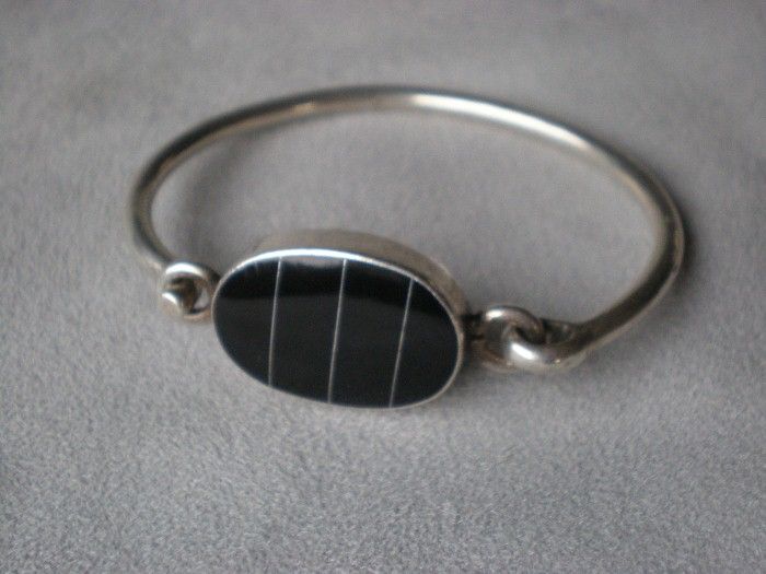 Fabulous 950 Taxco Sterling and Black Onyx Bracelet Fabulous 950 Taxco Sterling and Black Onyx Bracelet