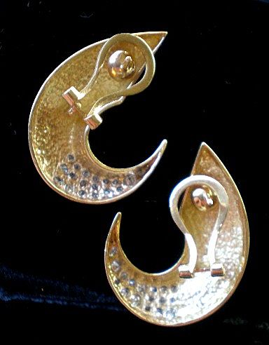 Gorgeous Pair 14k Gold Diamond Crescent Earrings Gorgeous Pair 14k Gold Diamond Crescent Earrings