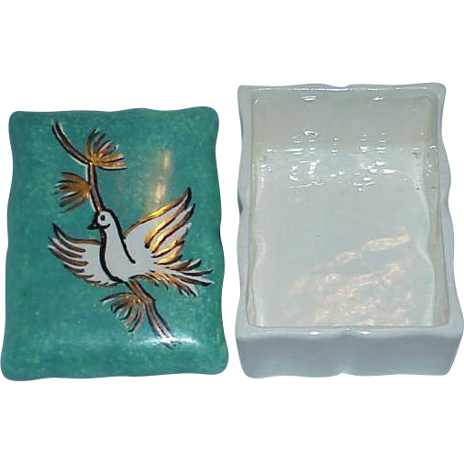 Lovely Little Hand Painted Porcelain Vanity Box Lovely Little Hand Painted Porcelain Vanity Box