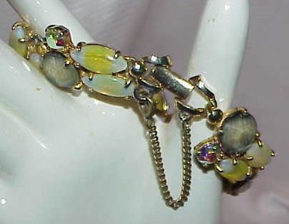 SCHIAPARELLI Givre Glass, Moon Glow, Aurora Borealis Bracelet SCHIAPARELLI Givre Glass, Moon Glow, Aurora Borealis Bracelet