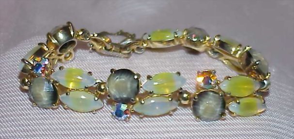 SCHIAPARELLI Givre Glass, Moon Glow, Aurora Borealis Bracelet SCHIAPARELLI Givre Glass, Moon Glow, Aurora Borealis Bracelet