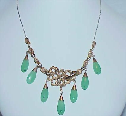 Art Nouveau Chrysoprase and 14k Gold Necklace Art Nouveau Chrysoprase and 14k Gold Necklace