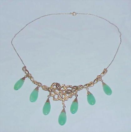 Art Nouveau Chrysoprase and 14k Gold Necklace Art Nouveau Chrysoprase and 14k Gold Necklace