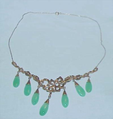 Art Nouveau Chrysoprase and 14k Gold Necklace Art Nouveau Chrysoprase and 14k Gold Necklace