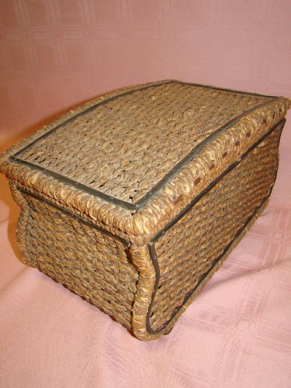 Beautiful Victorian Era Musical Sewing Box - Excellent Doll Display Beautiful Victorian Era Musical Sewing Box - Excellent Doll Display
