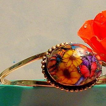 Polymer Clay One Wildlife Hinged Cabochon Bracelet with Parrot Polymer Clay One Wildlife Hinged Cabochon Bracelet with Parrot