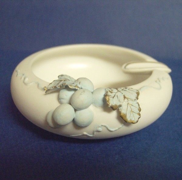 Lefton China Applied Grapes Bisque Ashtray Lefton China Applied Grapes Bisque Ashtray