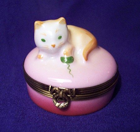 Limoges Castel Cat with Yarn Box Limoges Castel Cat with Yarn Box