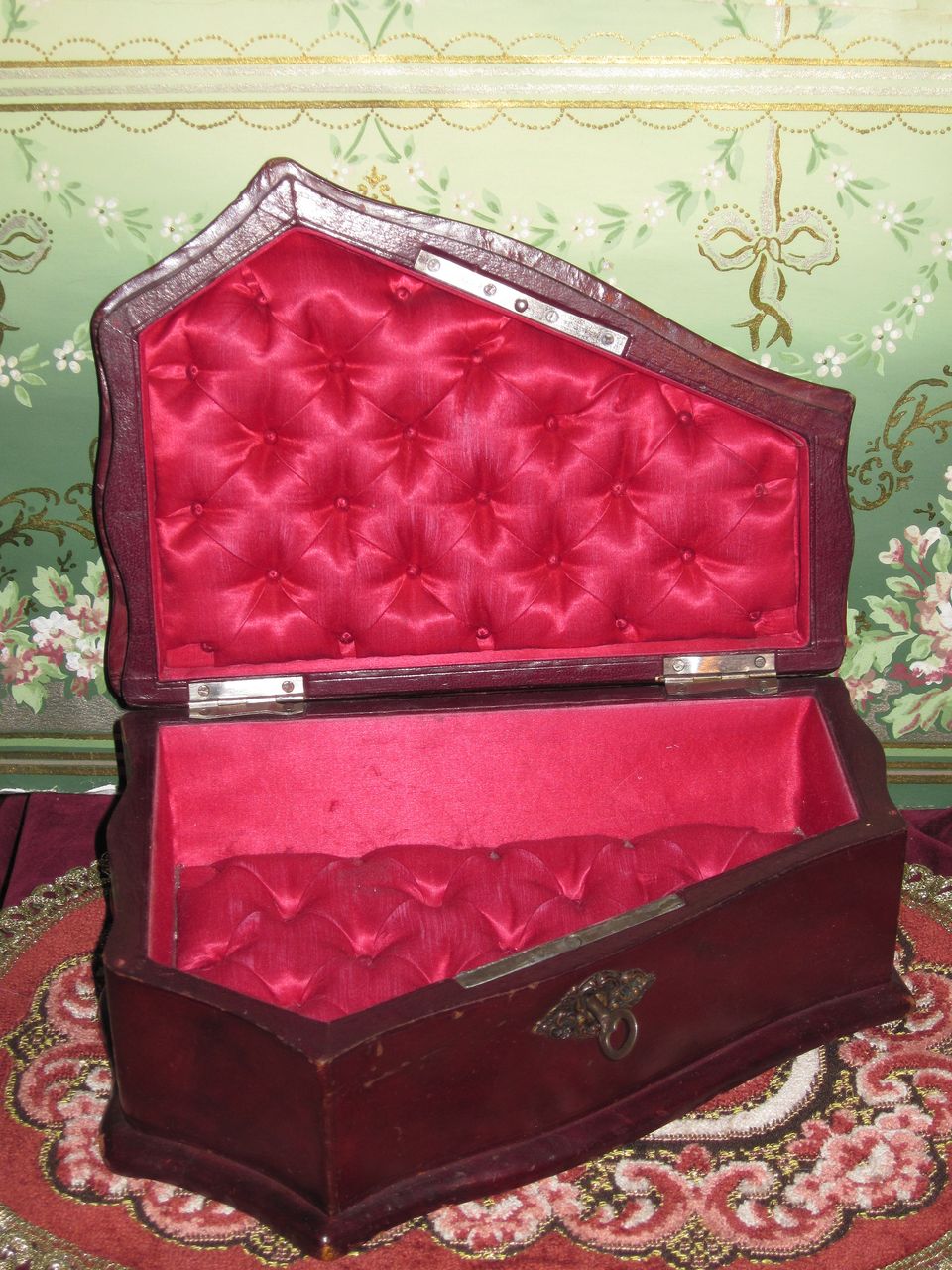 EXQUISITE All Original Antique Miniature Leather Presentation Box~PERFECT Display Piece! EXQUISITE All Original Antique Miniature Leather Presentation Box~PERFECT Display Piece!