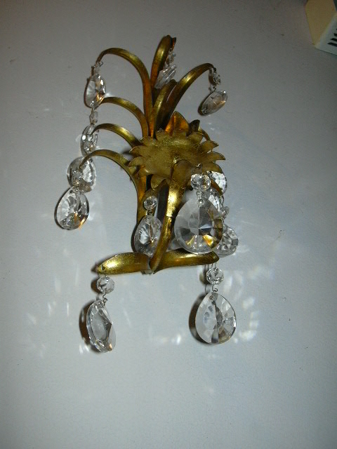 Italian Florentine Gold Gilt Sconce Lighting With Prisms Italian Florentine Gold Gilt Sconce Lighting With Prisms