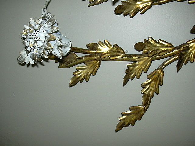 Huge Italian Florentine Gold Gilt Wall Sconce Chandelier White Flowers Fine Lighting Lamp Huge Italian Florentine Gold Gilt Wall Sconce Chandelier White Flowers Fine Lighting Lamp