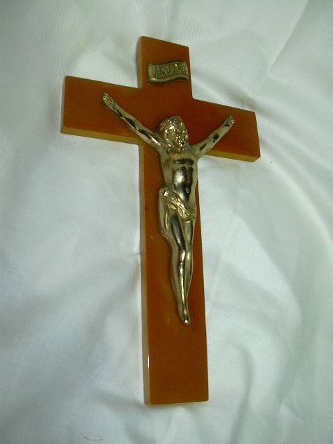 Old Bakelite Or Catalin Cross Crucifix Old Bakelite Or Catalin Cross Crucifix