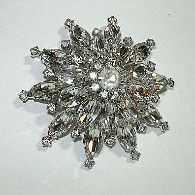 Kramer Large Rhinestone Star Brooch Pin Kramer Large Rhinestone Star Brooch Pin