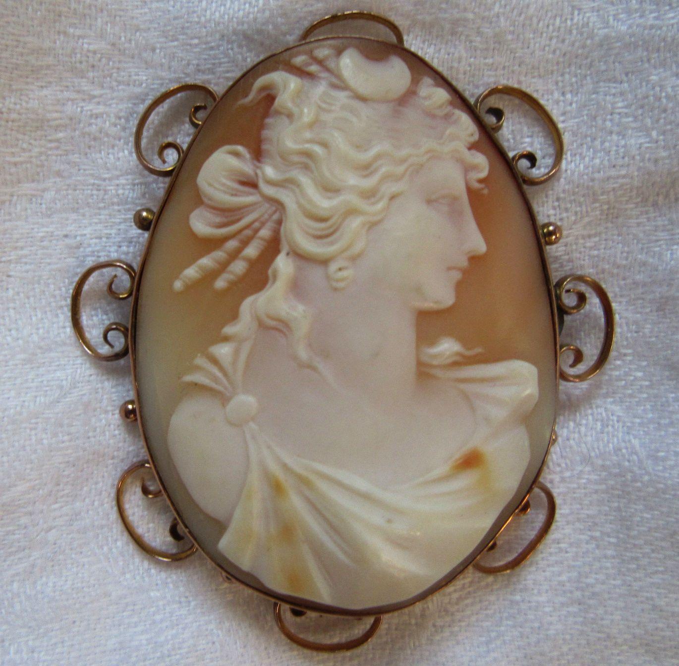 Huge Carved Shell Cameo Brooch 9K Gold Victorian Jewelry Huge Carved Shell Cameo Brooch 9K Gold Victorian Jewelry