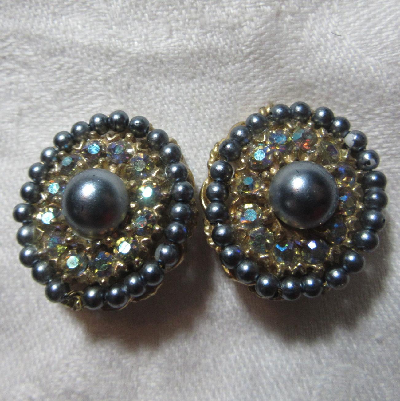 Clip earrings Aurora Rhinestones & Gray Faux Pearls Clip earrings Aurora Rhinestones & Gray Faux Pearls