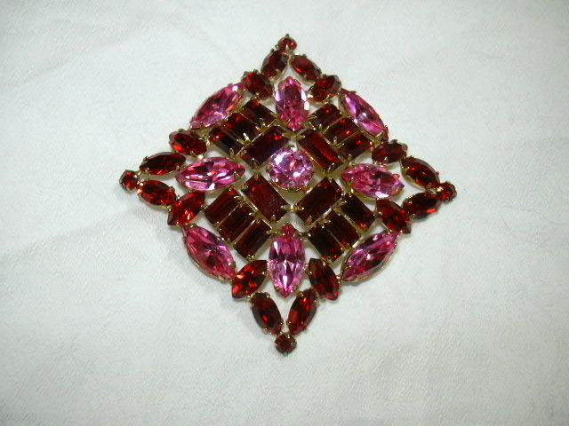 Red Pink Rhinestone Fabulous Brooch Unsigned American Designer Costume Pin Red Pink Rhinestone Fabulous Brooch Unsigned American Designer Costume Pin