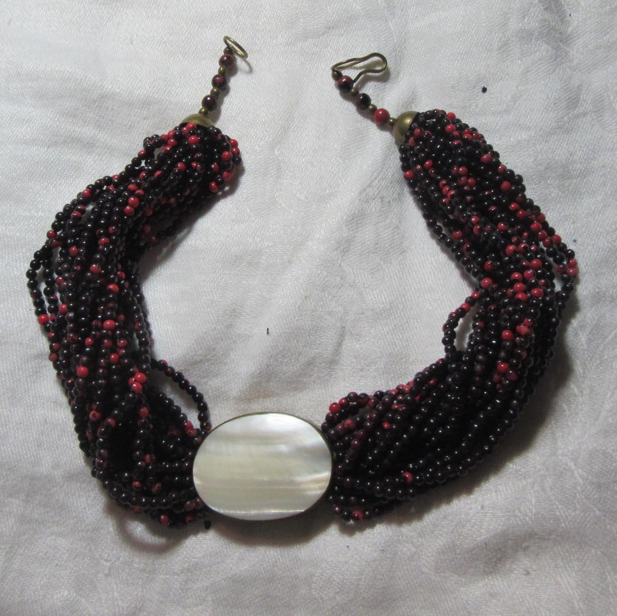 Black Red Beaded Choker Necklace MOP Mother Of Pearl Center Black Red Beaded Choker Necklace MOP Mother Of Pearl Center