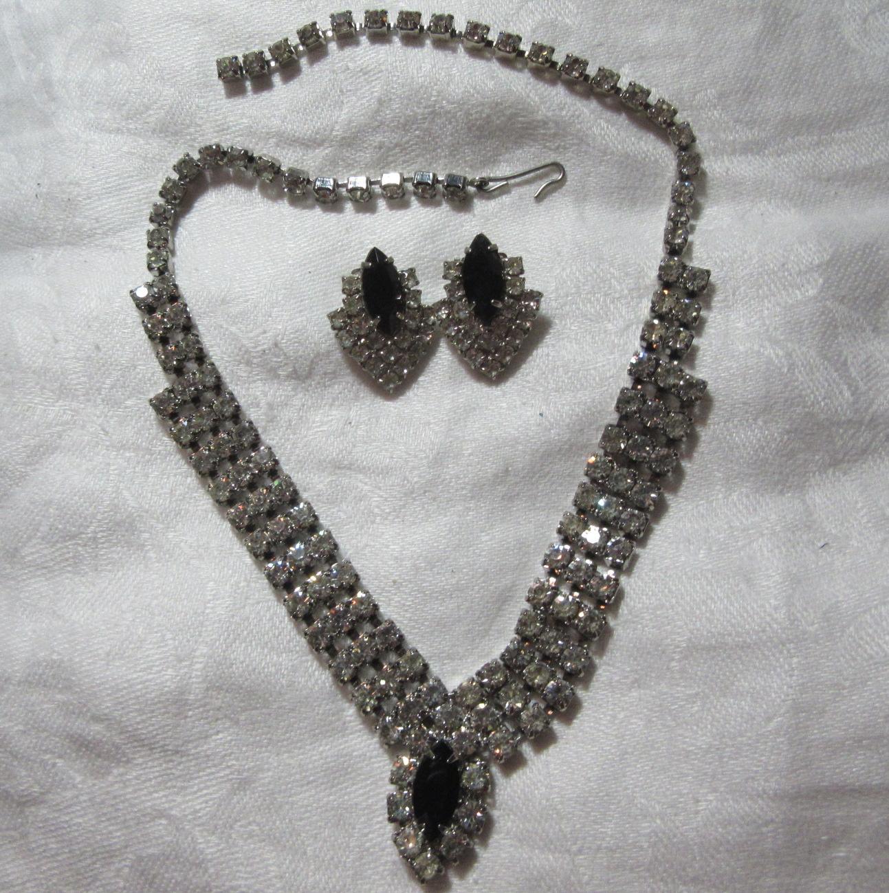 Rhinestone & Black Necklace Earring Set Rhinestone & Black Necklace Earring Set