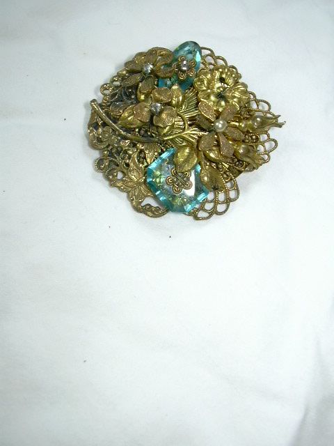 Old Brooch Miriam Style Old Brooch Miriam Style