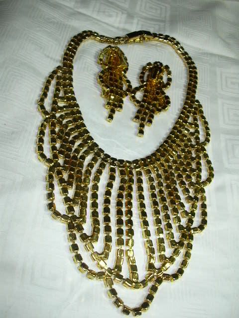Multicolor Rhinestone Necklace & Clip Earring Set Demi Parure Wow Multicolor Rhinestone Necklace & Clip Earring Set Demi Parure Wow