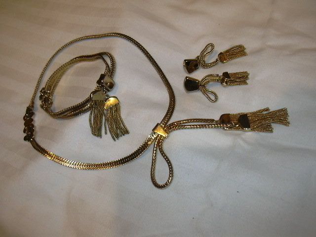 Old Monet Parure Gold Tone Tassel Necklace Bracelet Earring Set Old Monet Parure Gold Tone Tassel Necklace Bracelet Earring Set