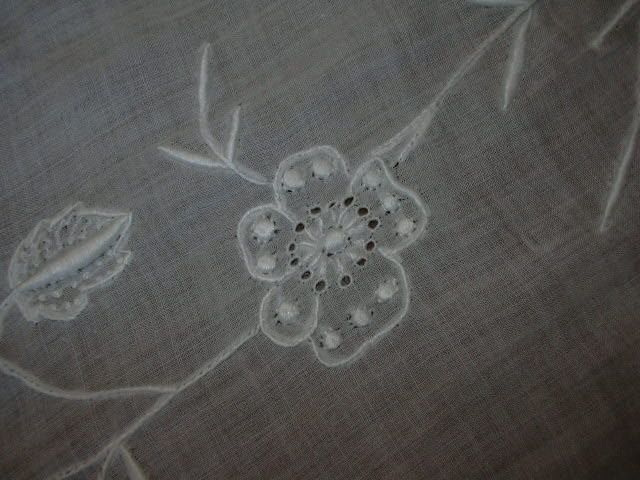 White Batiste Embroidered Long Collar White Batiste Embroidered Long Collar