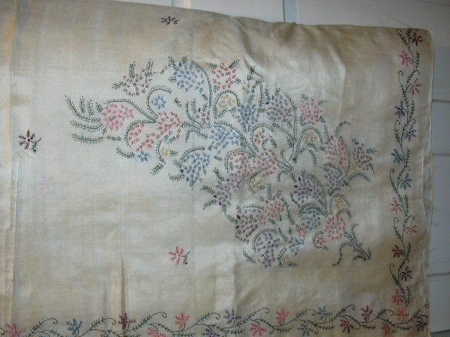 Vintage Indian Sari Cream Silk & Hand Embroidered Flowers Fine Textiles Needlework Fabric of India Vintage Indian Sari Cream Silk & Hand Embroidered Flowers Fine Textiles Needlework Fabric of India