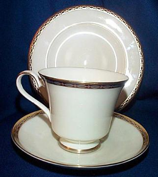 Minton St James Cup Saucer Plate Set Minton St James Cup Saucer Plate Set