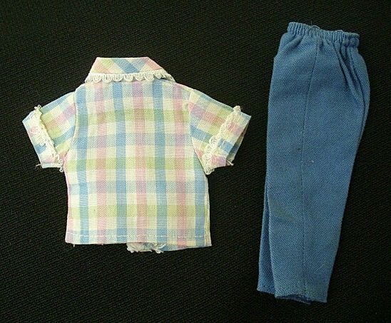 Barbie-Style Pedal Pushers And Blouse Barbie-Style Pedal Pushers And Blouse