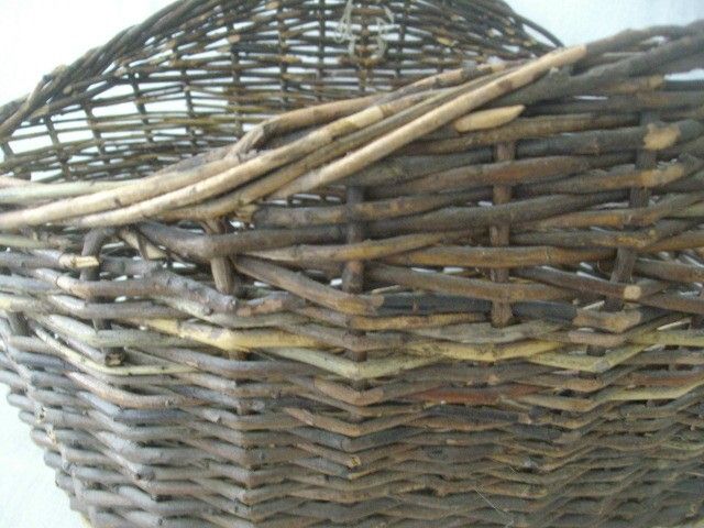 Large Hand Woven Grapevine Basket Large Hand Woven Grapevine Basket