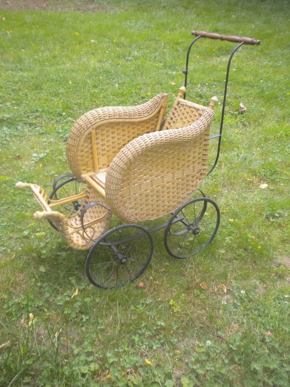 wicker stroller