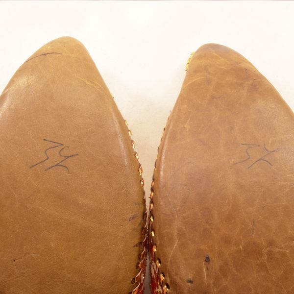 Exotic Vintage Hand-Embroidered Leather-Soled Mojari Slippers Exotic Vintage Hand-Embroidered Leather-Soled Mojari Slippers