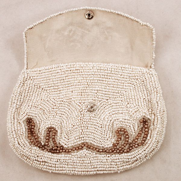 Vintage White Seed Beaded Coin Purse - Darling Vintage White Seed Beaded Coin Purse - Darling