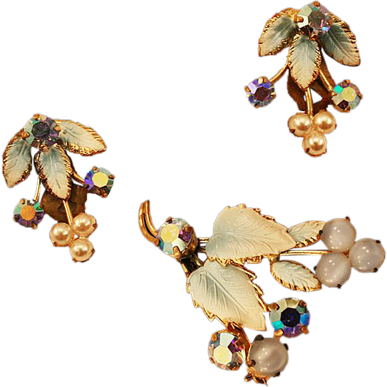 Gorgeous Austrian Crystal Vintage Brooch and Earrings Set Gorgeous Austrian Crystal Vintage Brooch and Earrings Set