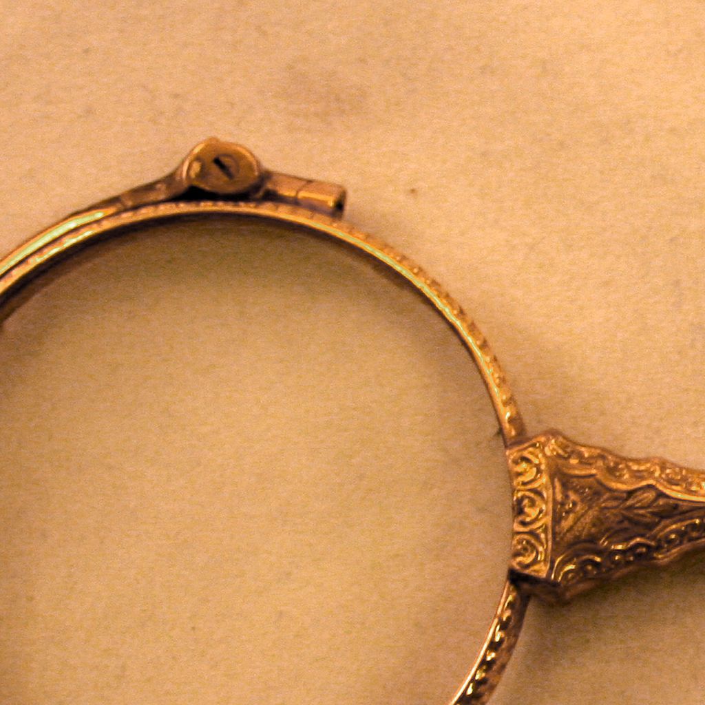 Elegant Victorian 14k Gold-Plated Lorgnette Working Mechanism Elegant Victorian 14k Gold-Plated Lorgnette Working Mechanism