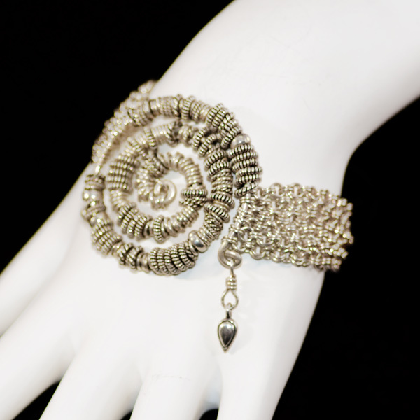Sterling Silver (.925) Artisan Bracelet by Davison - Lots of Movement 47 gms Sterling Silver (.925) Artisan Bracelet by Davison - Lots of Movement 47 gms