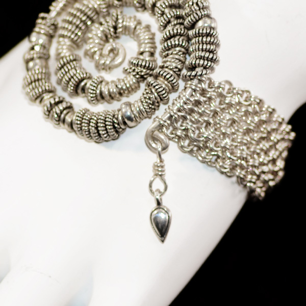 Sterling Silver (.925) Artisan Bracelet by Davison - Lots of Movement 47 gms Sterling Silver (.925) Artisan Bracelet by Davison - Lots of Movement 47 gms