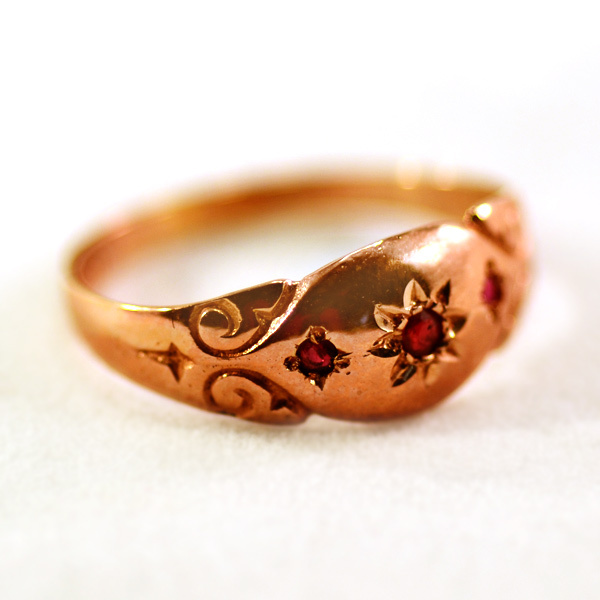 ca 1927 Lovely 9K Rose Gold Ruby Spinel Gypsy Ring Fully Hallmarked ca 1927 Lovely 9K Rose Gold Ruby Spinel Gypsy Ring Fully Hallmarked