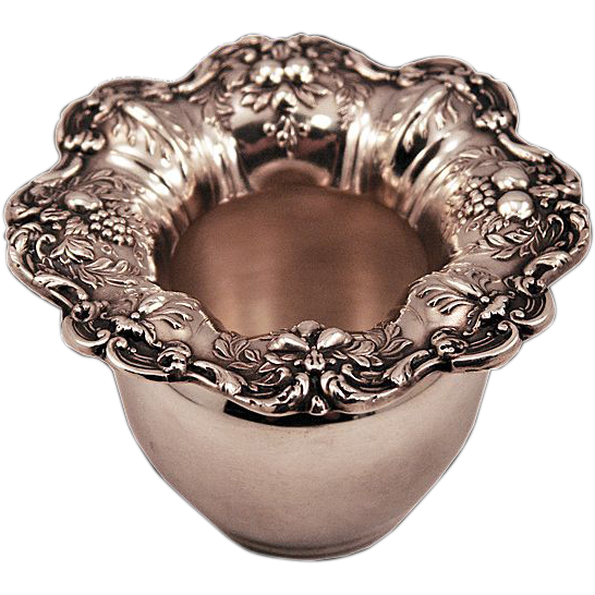 Very Rare Reed and Barton Sterling Silver "Francis I" Vase 79.3 gms. Very Rare Reed and Barton Sterling Silver "Francis I" Vase 79.3 gms.