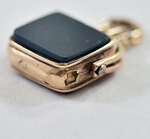 Antique 9 Karat Gold & Bloodstone Spinning Watch Fob Antique 9 Karat Gold & Bloodstone Spinning Watch Fob