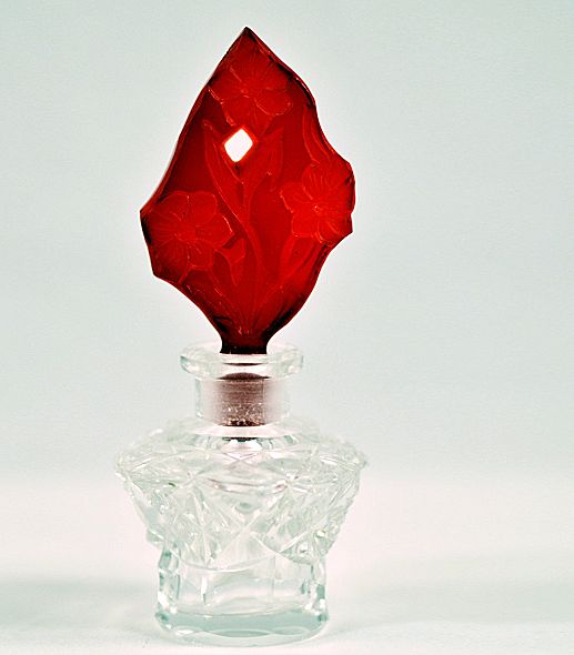 Pretty Czech Cut-Glass Vintage Scent Bottle with Intaglio Ruby-Red Stopper Pretty Czech Cut-Glass Vintage Scent Bottle with Intaglio Ruby-Red Stopper