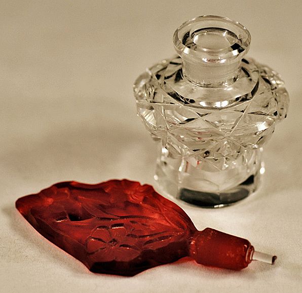 Pretty Czech Cut-Glass Vintage Scent Bottle with Intaglio Ruby-Red Stopper Pretty Czech Cut-Glass Vintage Scent Bottle with Intaglio Ruby-Red Stopper
