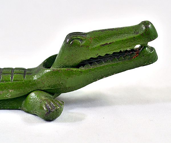 Vintage Alligator Shaped Nutcracker in Cast Iron Vintage Alligator Shaped Nutcracker in Cast Iron
