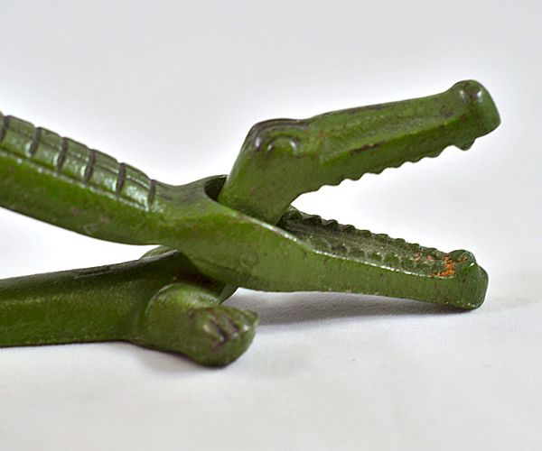 Vintage Alligator Shaped Nutcracker in Cast Iron Vintage Alligator Shaped Nutcracker in Cast Iron